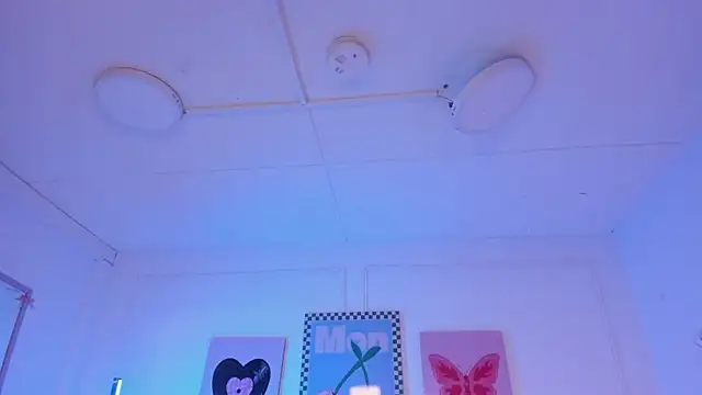 Zoe Lynch  online show from 07/13/26, 12:04