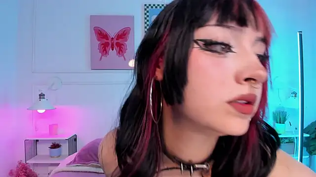 Zoe Lynch  online show from 07/01/26, 12:05