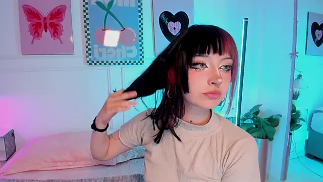 Zoe Lynch  online show from 06/16/26, 12:16