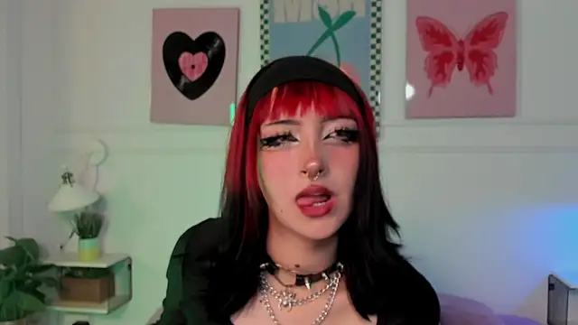 Zoe Lynch  online show from 04/16/26, 11:33