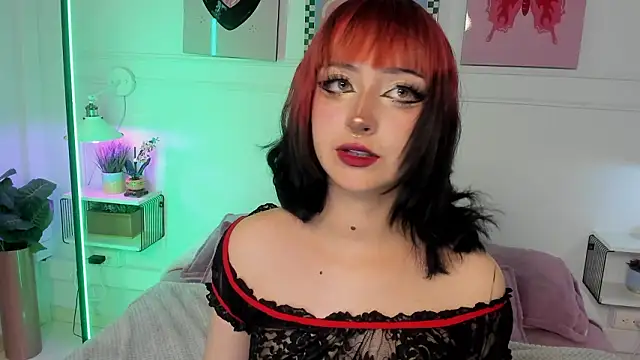 Zoe Lynch  online show from 03/23/26, 11:32