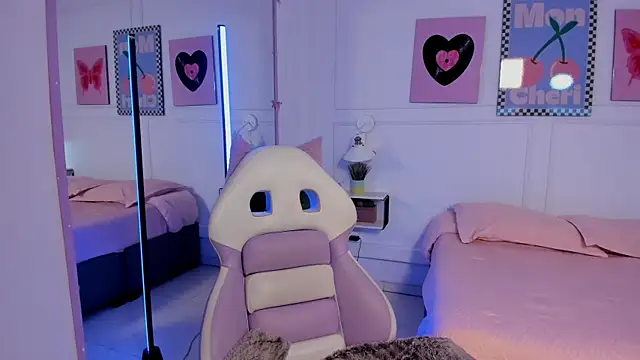 Zoe Lynch  online show from 04/09/26, 11:38