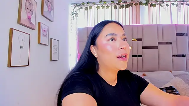 Zoey thompson online show from 03/06/26, 07:53