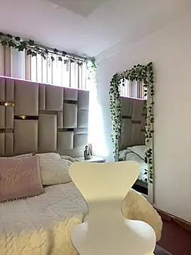 Zoey thompson online show from 01/14/26, 07:39