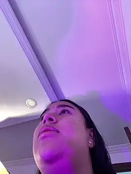 Zoey thompson online show from 04/16/26, 07:47