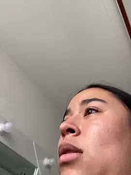 Zoey thompson online show from 04/11/26, 07:39