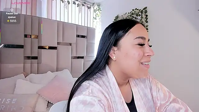 Zoey thompson online show from 12/21/25, 02:41