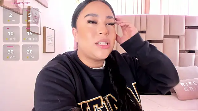 Zoey thompson online show from 11/26/25, 07:36