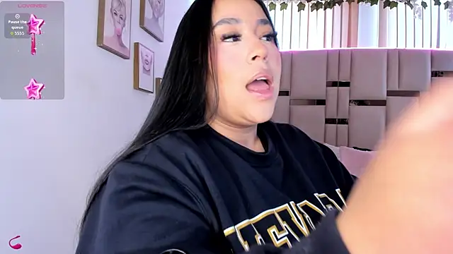 Zoey thompson online show from 11/23/25, 02:16