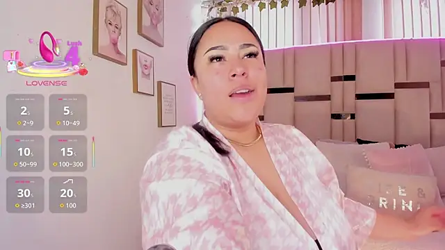 Zoey thompson online show from 12/01/25, 07:37