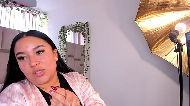 Zoey thompson online show from 12/17/25, 08:03