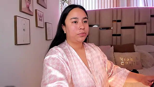 Zoey thompson online show from 02/13/26, 07:25