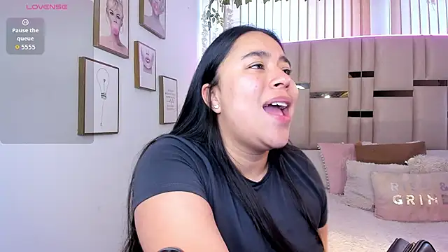 Zoey thompson online show from 02/06/26, 01:29