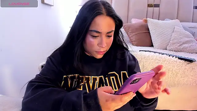 Zoey thompson online show from 02/20/26, 09:06