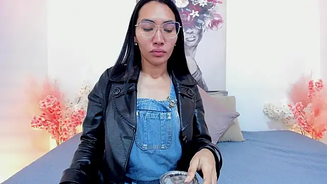 lucyy liiuu online show from 11/01/25, 01:05