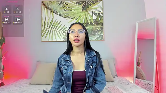 lucyy liiuu online show from 10/18/25, 12:40