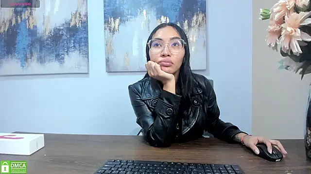 lucyy liiuu online show from 10/26/25, 02:17