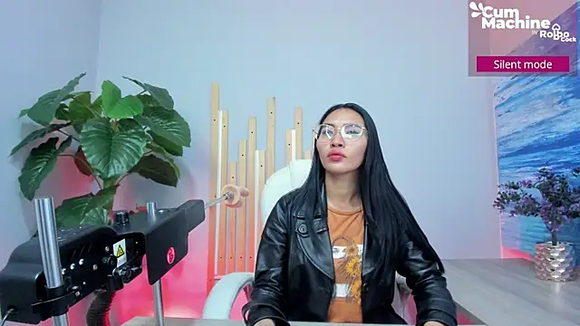 lucyy liiuu online show from 09/18/25, 01:03