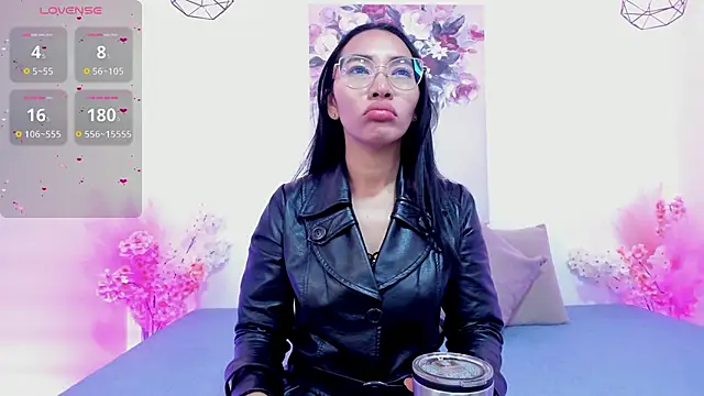 lucyy liiuu online show from 11/10/25, 01:38