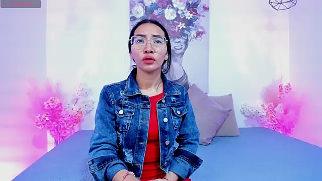 lucyy liiuu online show from 11/08/25, 12:42