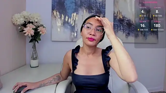 lucyy liiuu online show from 12/15/25, 03:18