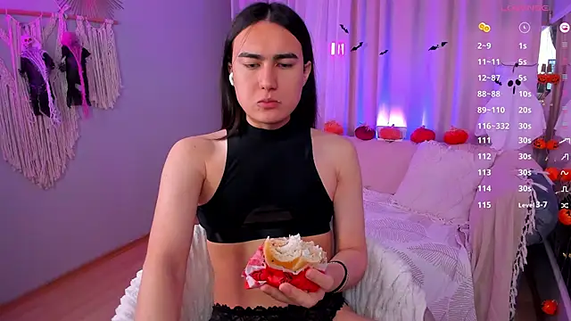 HeyAlena online show from 10/19/25, 07:22