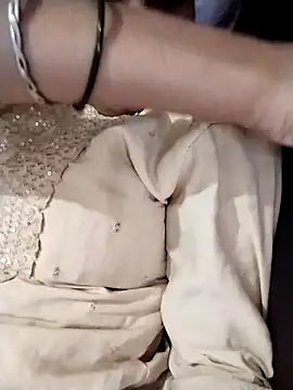 Snapshot of Sofia_kuuu chatting on 11/05/25, 08:17 Sofia kuuu online show from 11/05/25, 08:17