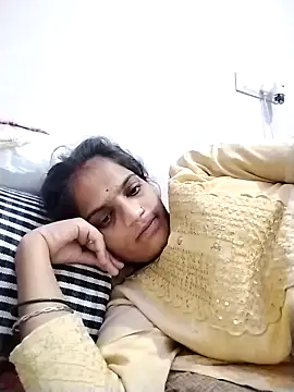 Snapshot of Sofia_kuuu chatting on 11/03/25, 05:01 Sofia kuuu online show from 11/03/25, 05:01