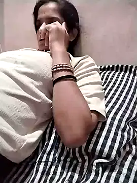 Snapshot of Sofia_kuuu chatting on 09/20/25, 03:33 Sofia kuuu online show from 09/20/25, 03:33