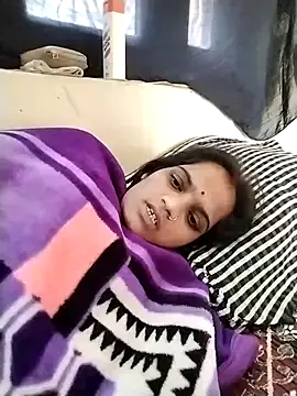 Snapshot of Sofia_kuuu chatting on 10/07/25, 05:19 Sofia kuuu online show from 10/07/25, 05:19