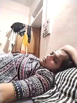 Snapshot of Sofia_kuuu chatting on 09/21/25, 04:01 Sofia kuuu online show from 09/21/25, 04:01