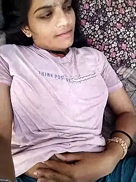 Snapshot of Sofia_kuuu chatting on 09/17/25, 11:23 Sofia kuuu online show from 09/17/25, 11:23