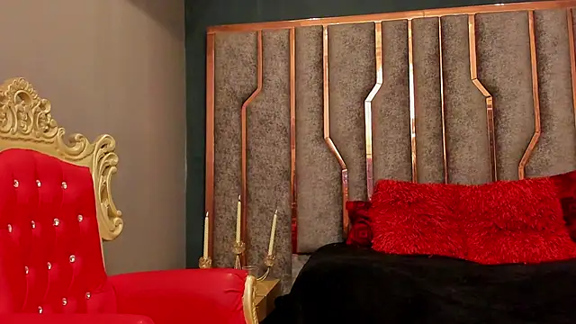 Snapshot of SienaFacchini chatting on 10/19/25, 09:06 SienaFacchini online show from 10/19/25, 09:06