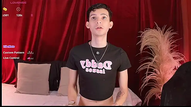 Snapshot of VicenteFerrer chatting on 06/18/26, 02:11 VicenteFerrer online show from 06/18/26, 02:11