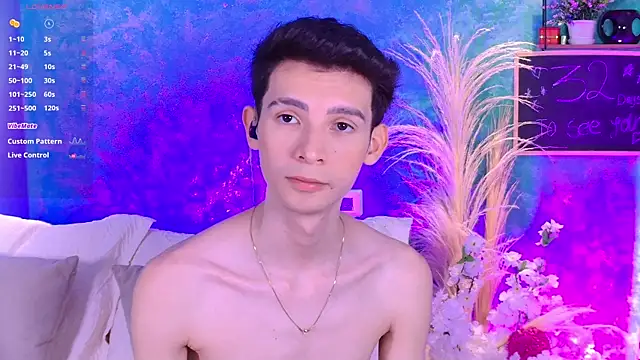 Snapshot of VicenteFerrer chatting on 09/22/25, 04:13 VicenteFerrer online show from 09/22/25, 04:13