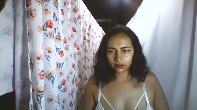 Anabelhotxx16 online show from 10/13/25, 01:51