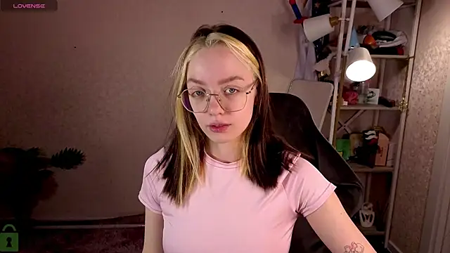 R0cket bunny online show from 04/20/26, 12:57