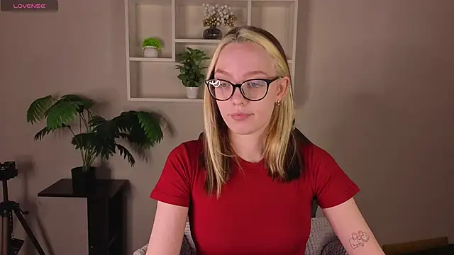 R0cket bunny online show from 04/23/26, 12:28