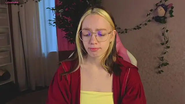 R0cket bunny online show from 04/19/26, 12:44