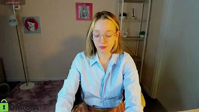 R0cket bunny online show from 10/08/25, 12:45