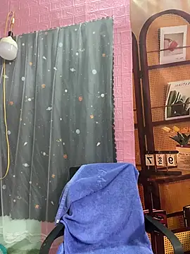 Snapshot of Boyd98 chatting on 04/13/26, 06:28 Boyd98 online show from 04/13/26, 06:28