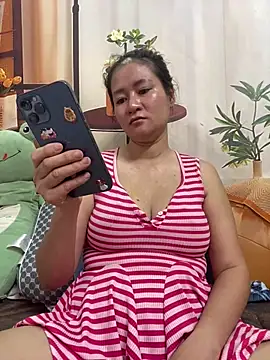 Snapshot of Boyd98 chatting on 04/06/26, 05:19 Boyd98 online show from 04/06/26, 05:19