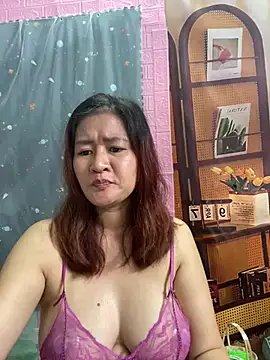 Snapshot of Boyd98 chatting on 04/09/26, 04:47 Boyd98 online show from 04/09/26, 04:47