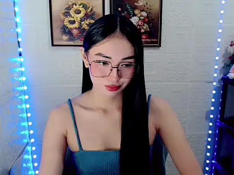 Snapshot of lovelysassy chatting on 10/12/25, 09:05 lovelysassy online show from 10/12/25, 09:05