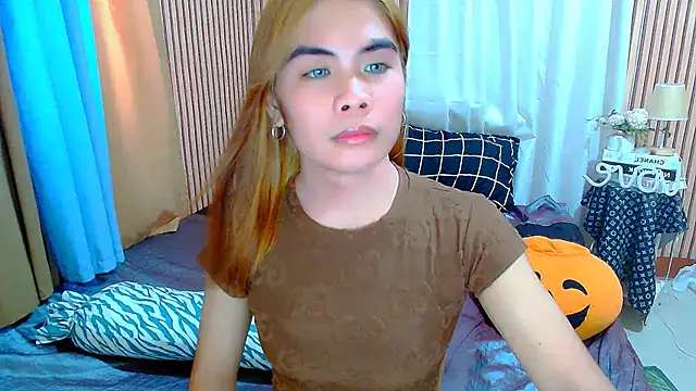 Snapshot of mikhaylahanderson chatting on 10/02/25, 05:55 mikhaylahanderson online show from 10/02/25, 05:55