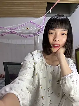 Snapshot of andymi1 chatting on 05/21/26, 02:31 andymi1 online show from 05/21/26, 02:31