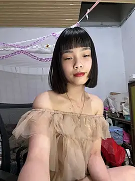 Snapshot of andymi1 chatting on 05/06/26, 01:59 andymi1 online show from 05/06/26, 01:59