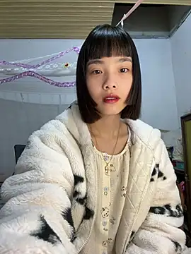 Snapshot of andymi1 chatting on 04/30/26, 01:56 andymi1 online show from 04/30/26, 01:56