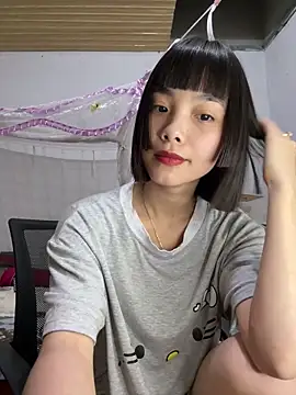 Snapshot of andymi1 chatting on 06/18/26, 12:54 andymi1 online show from 06/18/26, 12:54