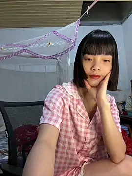 Snapshot of andymi1 chatting on 04/17/26, 01:52 andymi1 online show from 04/17/26, 01:52
